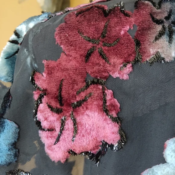 Sheer Embroidered Floral Cropped Bolero Shrug - Picture 5 of 8